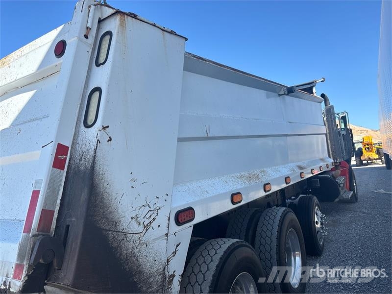 Peterbilt 386 8x4 Tri/A Dump Truck Tippbil