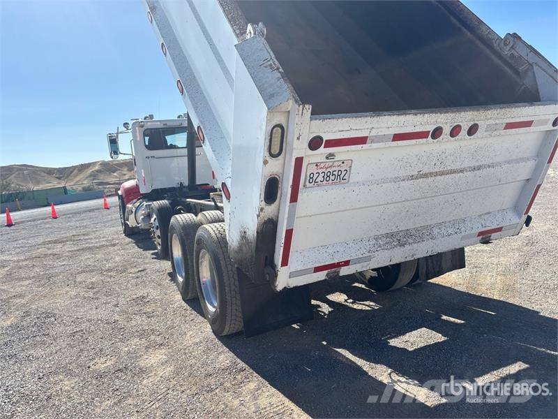 Peterbilt 386 8x4 Tri/A Dump Truck Tippbil
