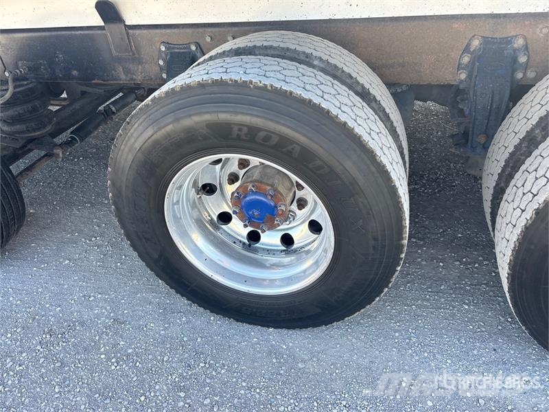 Peterbilt 386 8x4 Tri/A Dump Truck Tippbil