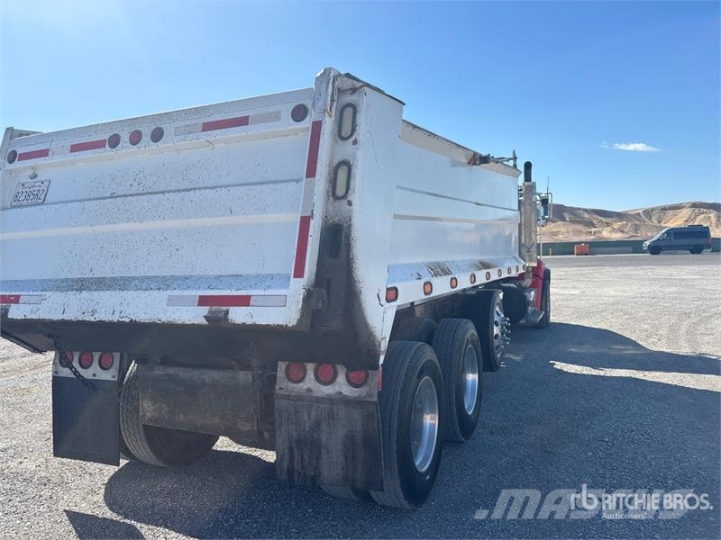 Peterbilt 386 8x4 Tri/A Dump Truck Tippbil
