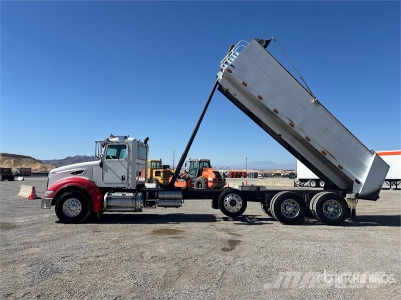 Peterbilt 386 8x4 Tri/A Dump Truck Tippbil