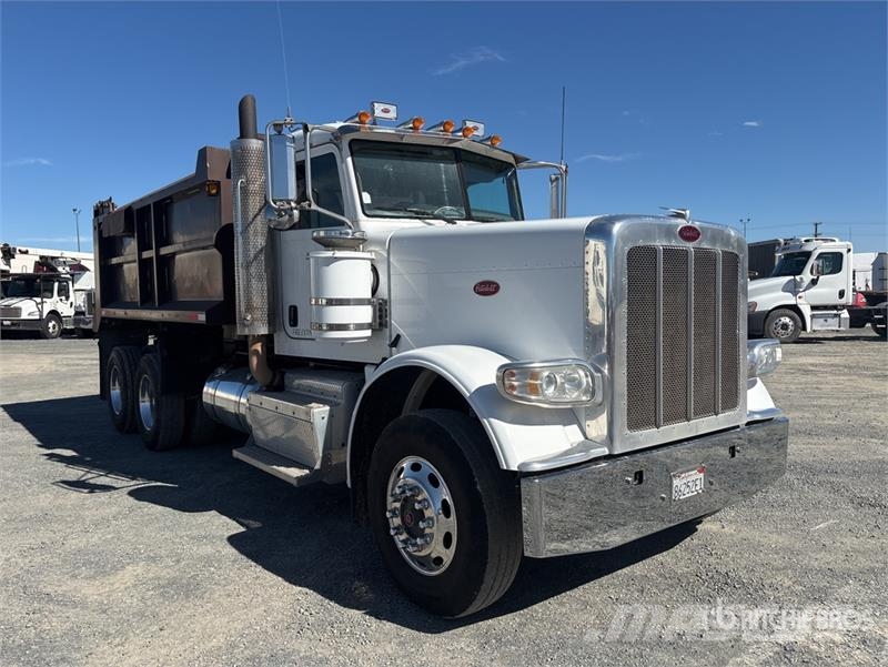 Peterbilt 388 Грузовики-Самосвалы
