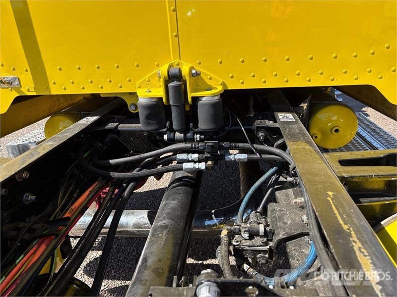 Peterbilt 389 Trekkers