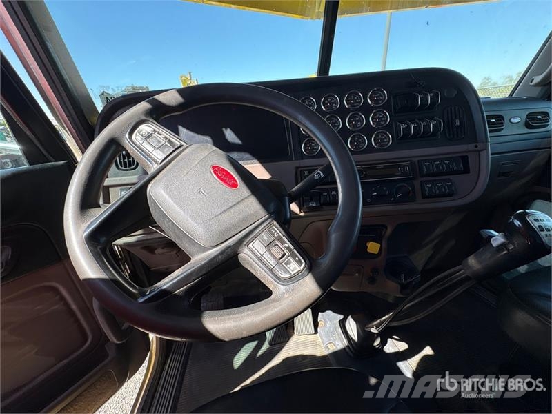 Peterbilt 389 Trekkers