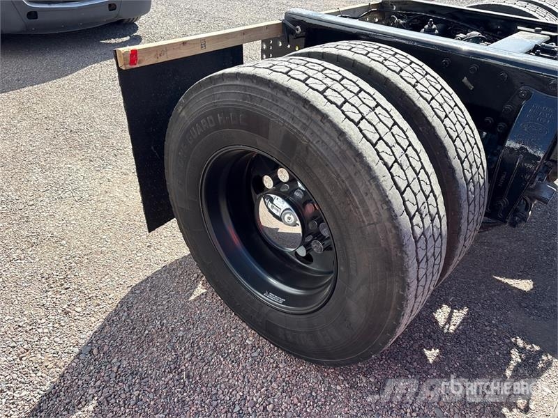 Peterbilt 389 Trekkers