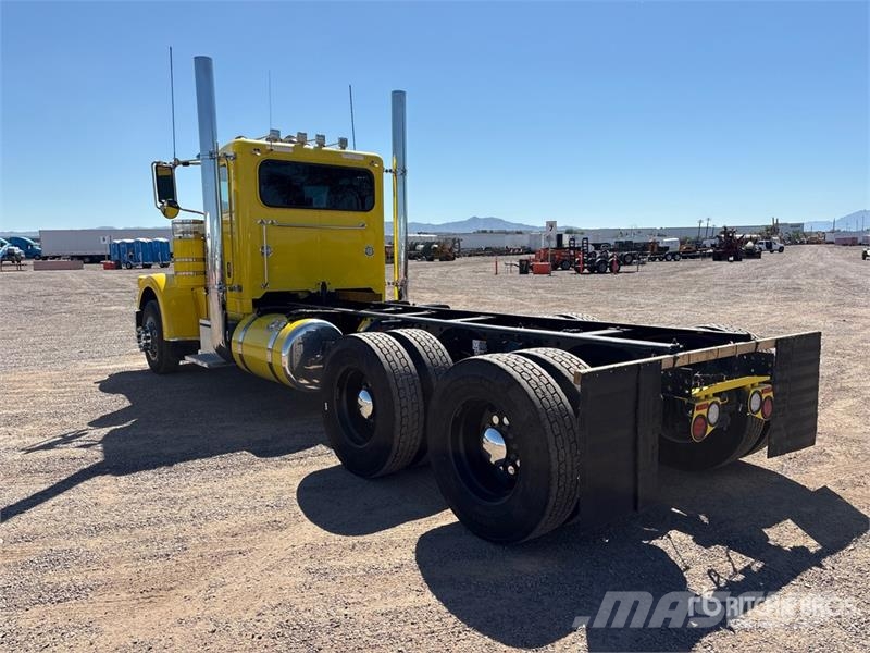 Peterbilt 389 Trekkers