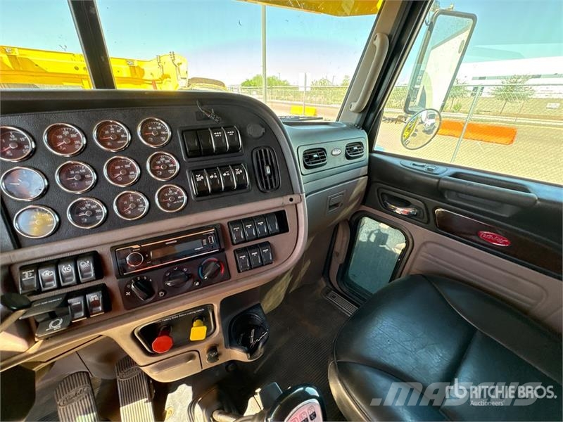 Peterbilt 389 Trekkers