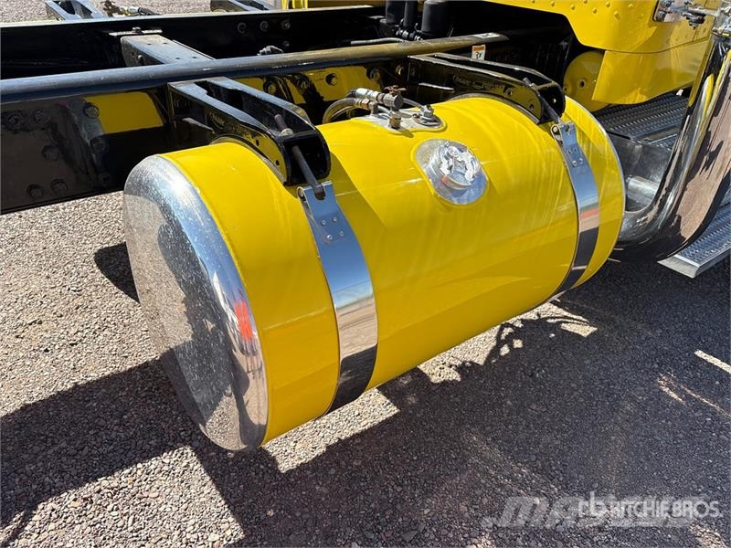 Peterbilt 389 Trekkers