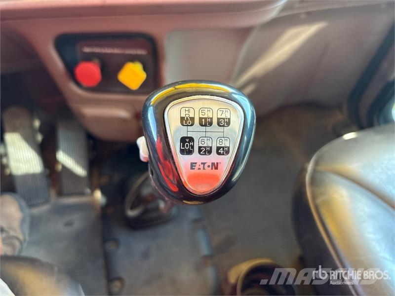 Peterbilt 389 Trekkers