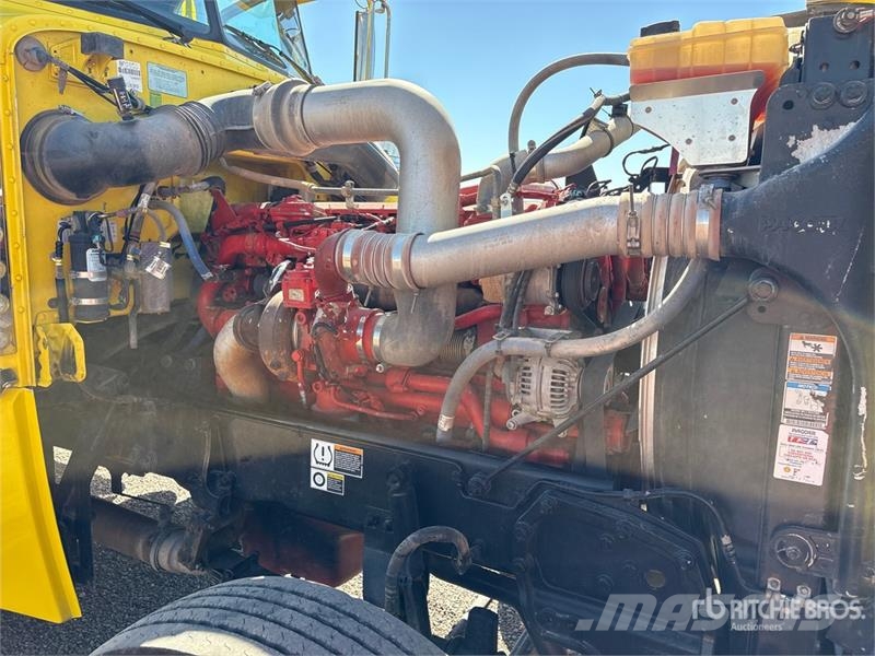 Peterbilt 389 Trekkers