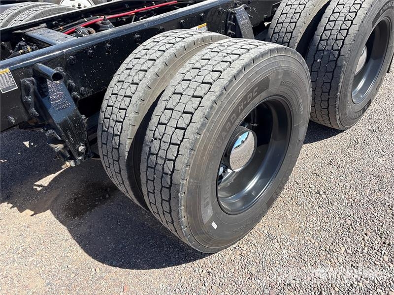 Peterbilt 389 Trekkers