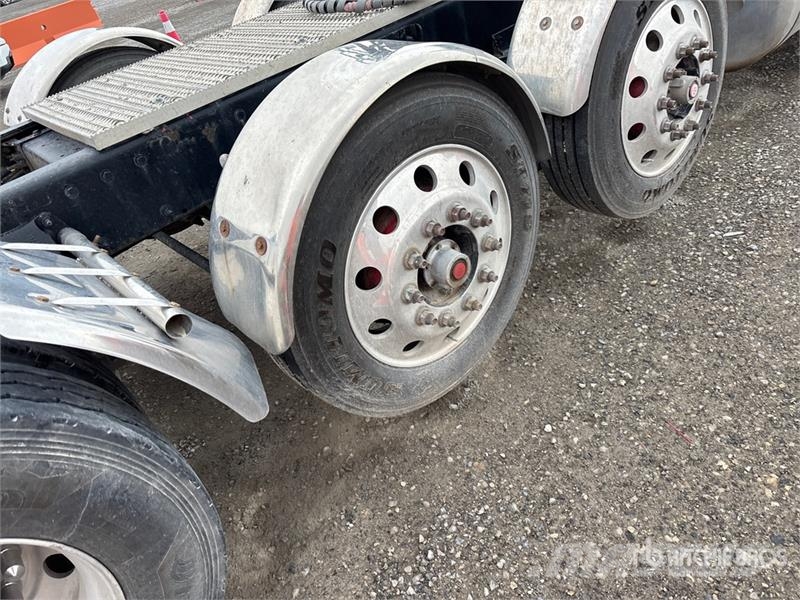 Peterbilt 389 10x4 Heavy Haul Quad/A Day Cab Truck Tractor 기타 트럭