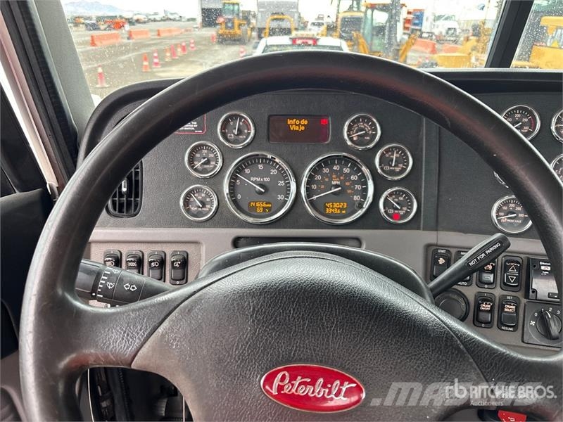 Peterbilt 389 10x4 Heavy Haul Quad/A Day Cab Truck Tractor 기타 트럭