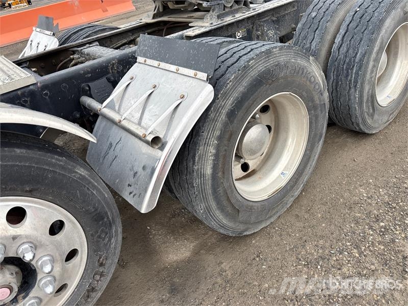 Peterbilt 389 10x4 Heavy Haul Quad/A Day Cab Truck Tractor 기타 트럭
