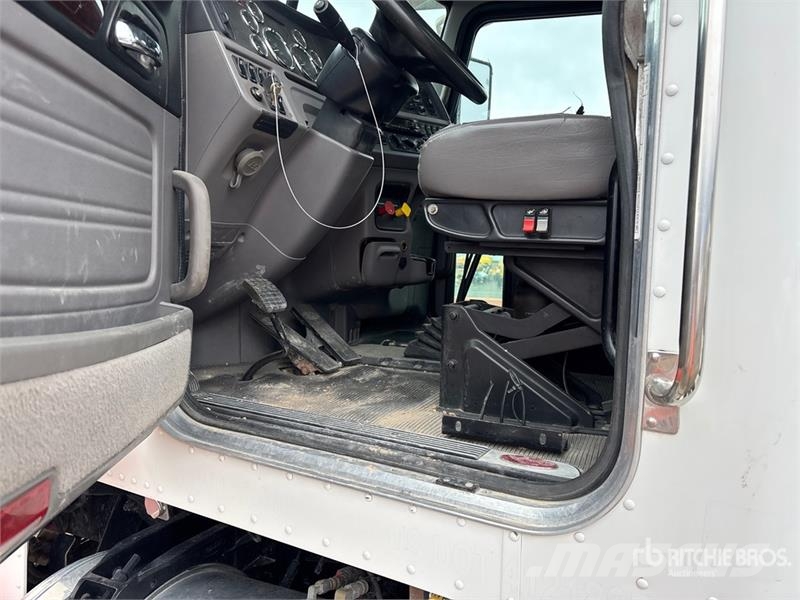 Peterbilt 389 10x4 Heavy Haul Quad/A Day Cab Truck Tractor 기타 트럭