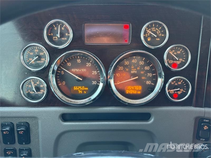 Peterbilt 389 ?? 6x4 Cab and Chassis Cabine en interieur