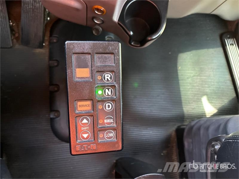 Peterbilt 389 ?? 6x4 Cab and Chassis Cabine en interieur