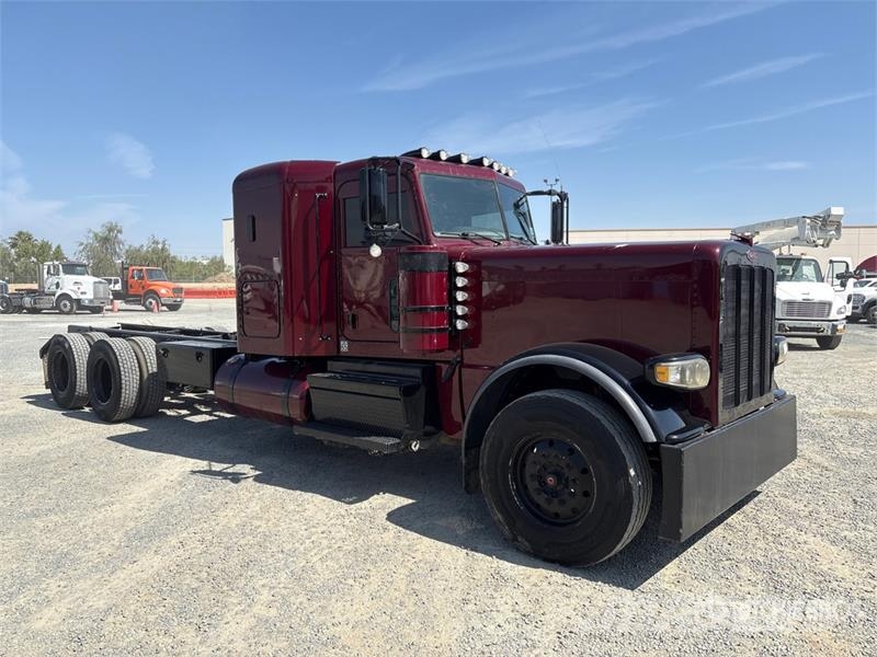 Peterbilt 389 ?? 6x4 Cab and Chassis Cabine en interieur