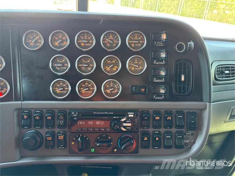 Peterbilt 389 ?? 6x4 Cab and Chassis Cabine en interieur