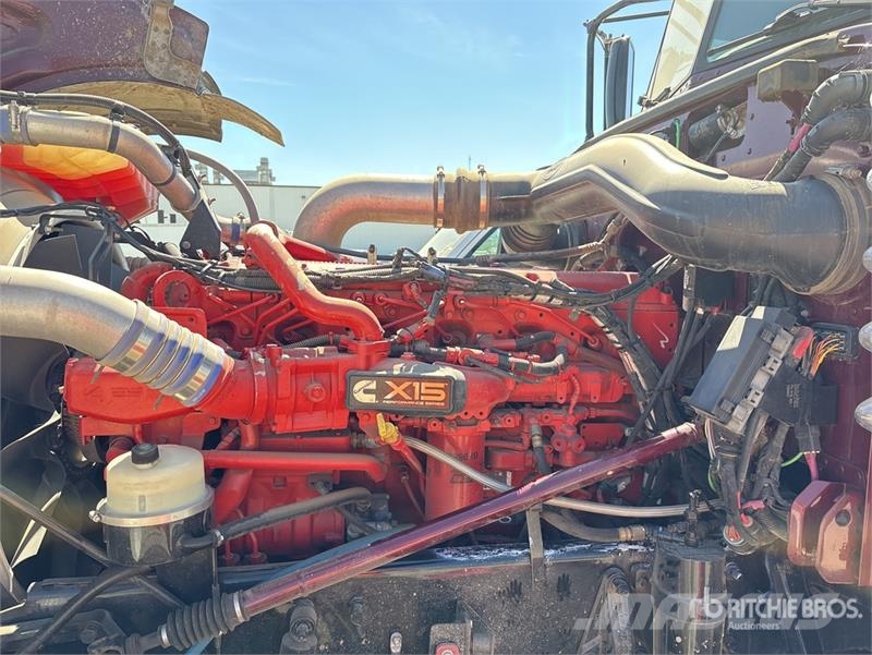Peterbilt 389 ?? 6x4 Cab and Chassis Cabine en interieur