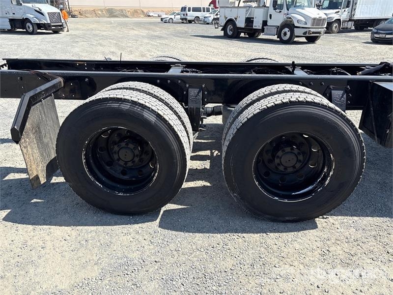 Peterbilt 389 ?? 6x4 Cab and Chassis Cabine en interieur