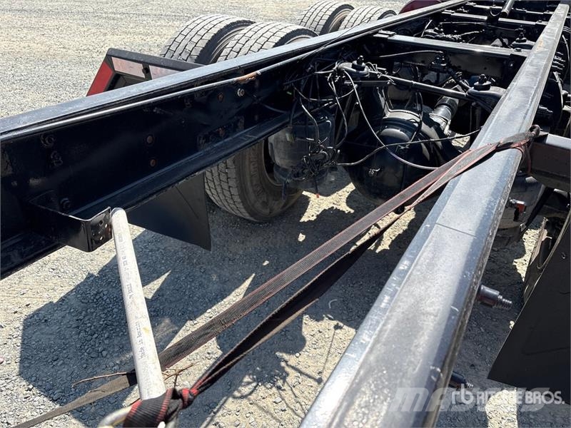 Peterbilt 389 ?? 6x4 Cab and Chassis Cabine en interieur
