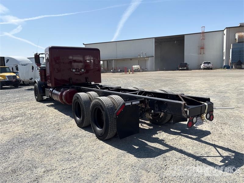 Peterbilt 389 ?? 6x4 Cab and Chassis Cabine en interieur