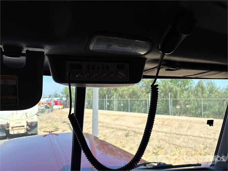 Peterbilt 389 ?? 6x4 Cab and Chassis Cabine en interieur