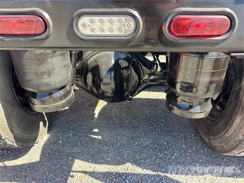 Peterbilt 567 Trekkers