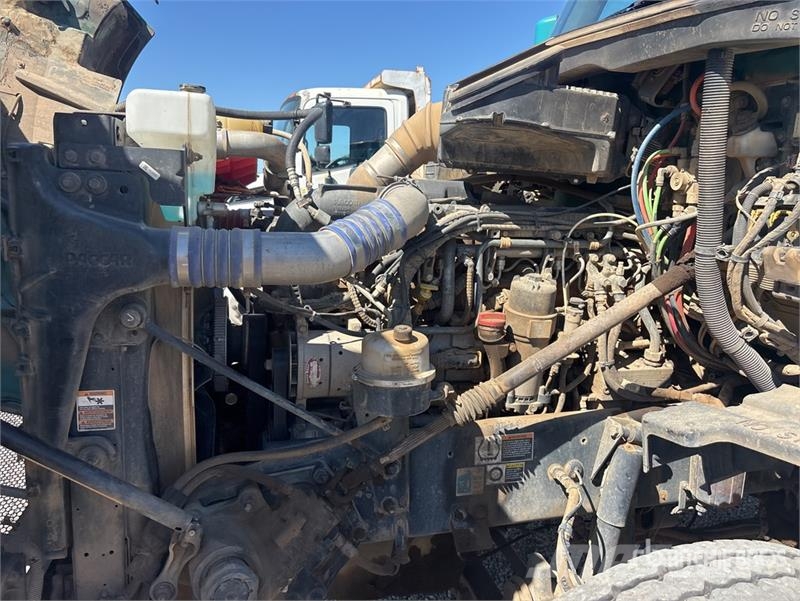 Peterbilt 567 Cabinas