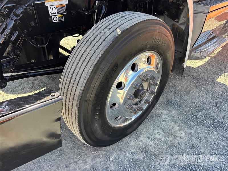 Peterbilt 567 Trekkers