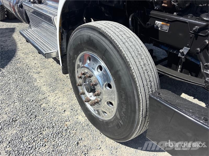 Peterbilt 567 Trekkers