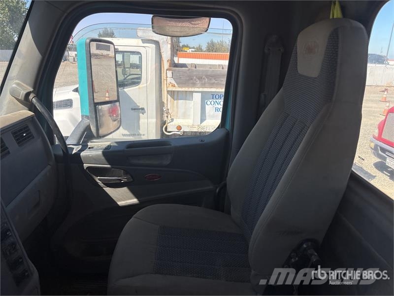 Peterbilt 567 Cabinas