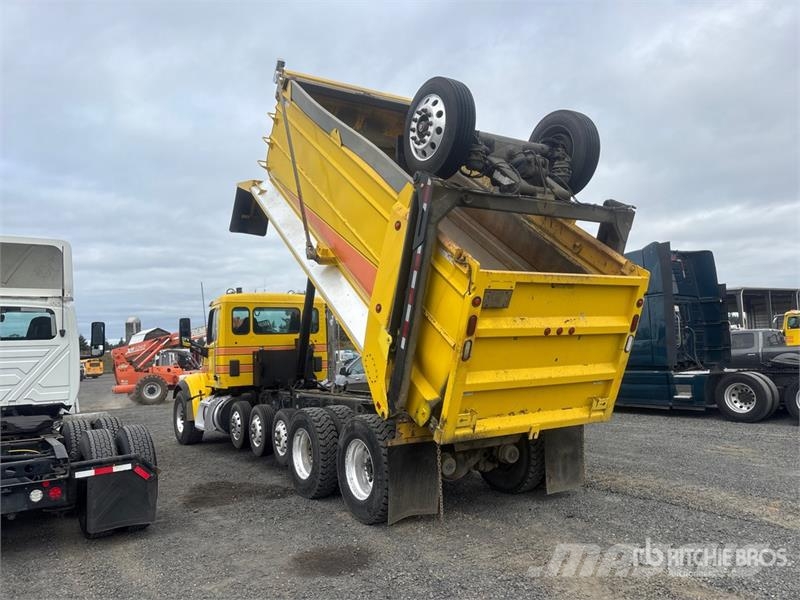 Peterbilt 567 Camion benne