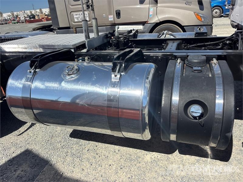 Peterbilt 567 Trekkers