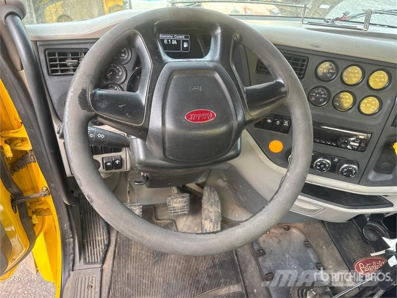 Peterbilt 567 Camion benne