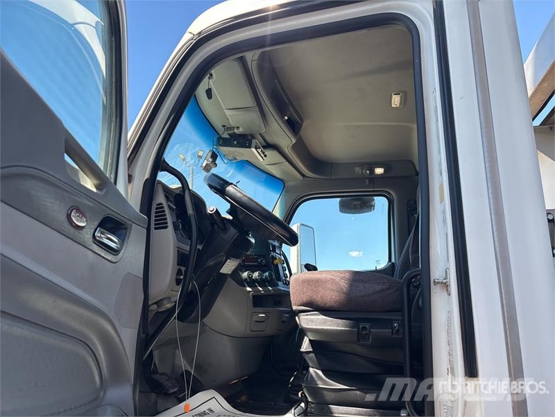 Peterbilt 567 Sora- ja kippiautot