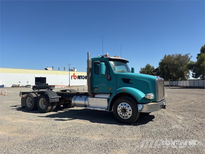 Peterbilt 567 Cabinas