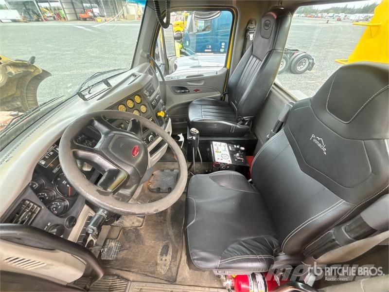 Peterbilt 567 Camion benne