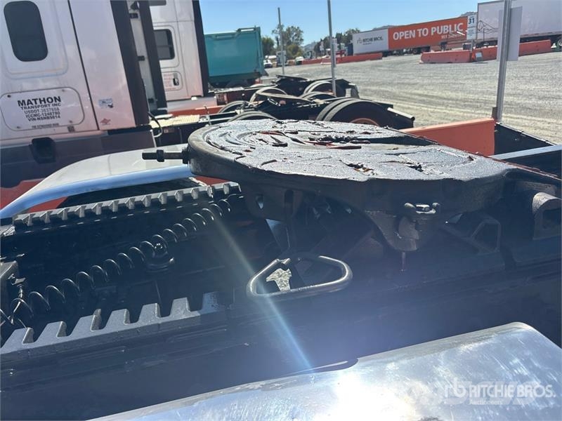 Peterbilt 567 Trekkers
