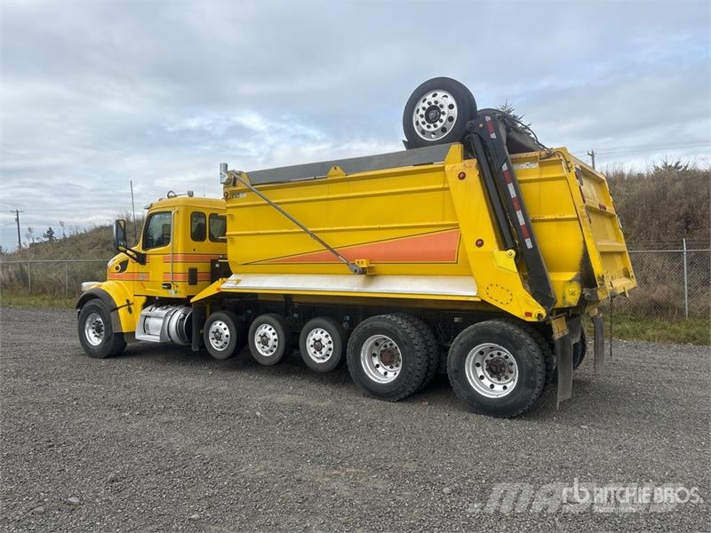 Peterbilt 567 Camion benne