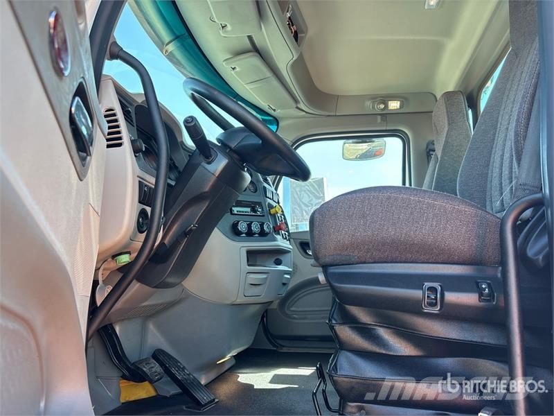 Peterbilt 567 Trekkers