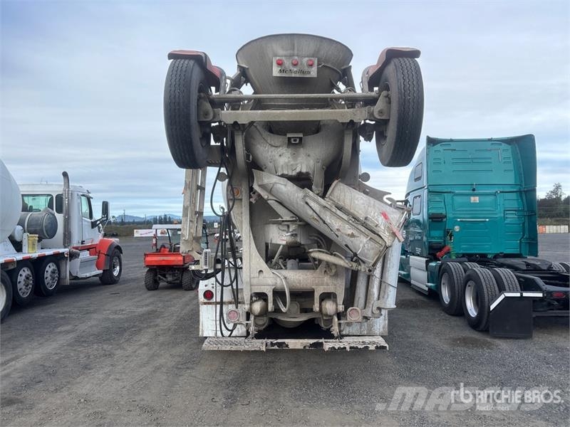Peterbilt 567 12x4 Mixer Truck Camiões de betão