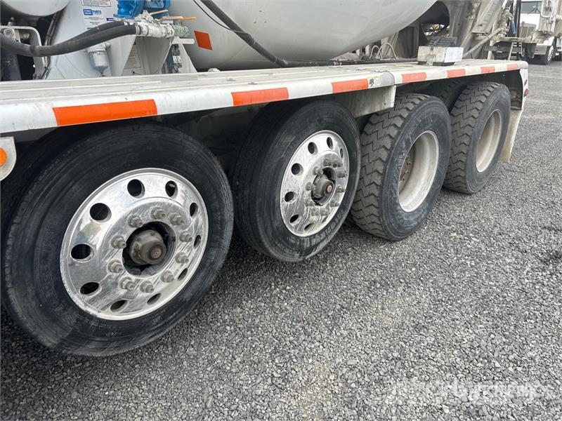 Peterbilt 567 12x4 Mixer Truck Betonvedēji