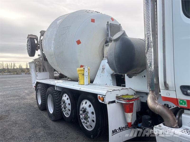 Peterbilt 567 12x4 Mixer Truck Camiões de betão