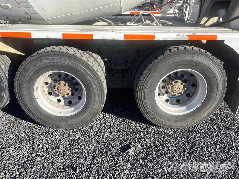 Peterbilt 567 12x4 Mixer Truck Betonmischer