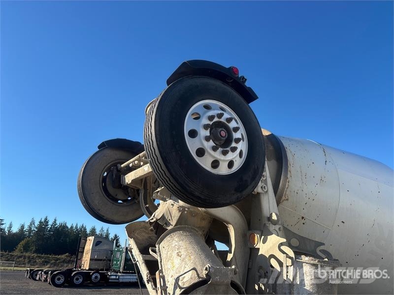 Peterbilt 567 12x4 Mixer Truck Betonmischer