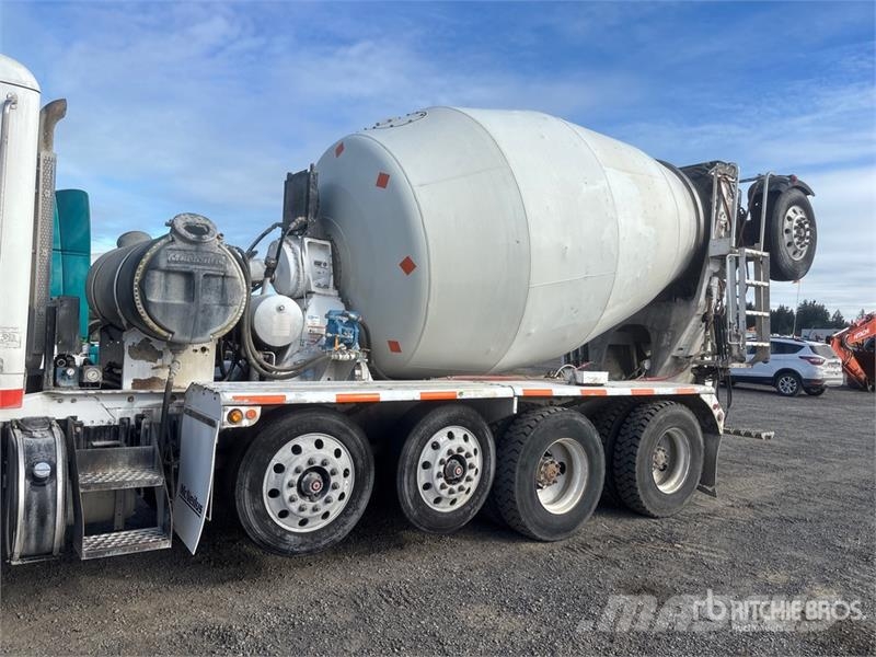 Peterbilt 567 12x4 Mixer Truck Camiões de betão