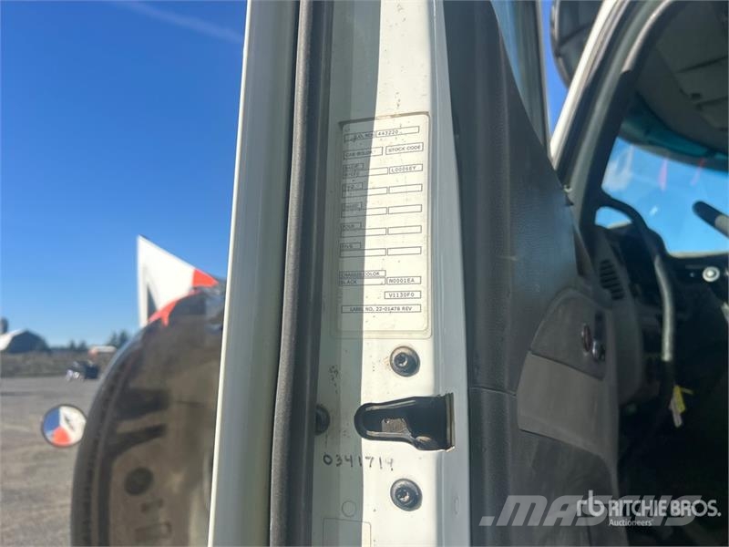 Peterbilt 567 12x4 Mixer Truck Автобетоносмесители