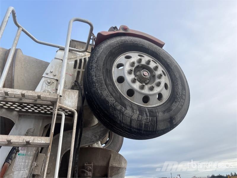 Peterbilt 567 12x4 Mixer Truck Camiões de betão